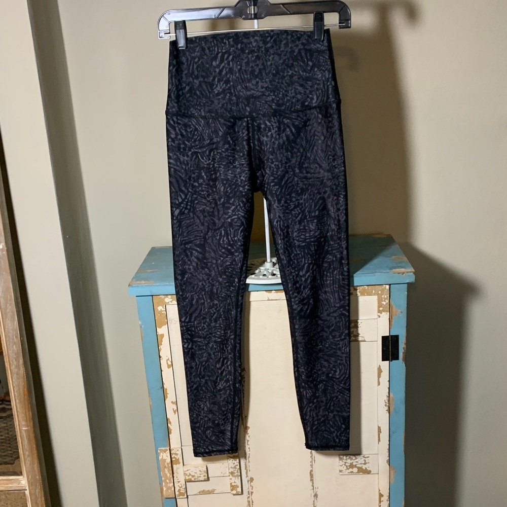 NWOT RBX Black Patterned Leggings. Size Small
